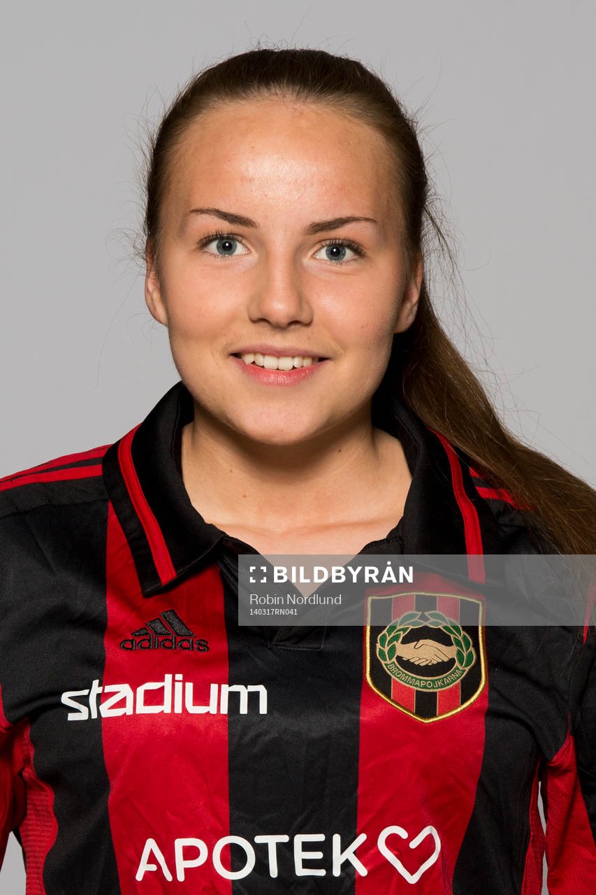 Damfotbollsspelaren Moa Hjärn, Brommapojkarna