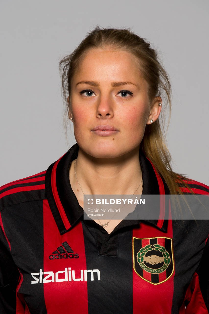 Damfotbollsspelaren Victoria Wahlstedt, Brommapojkarna