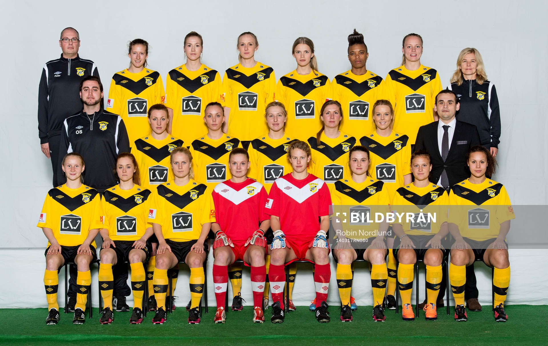 Spelare i damfotbollslaget Älta