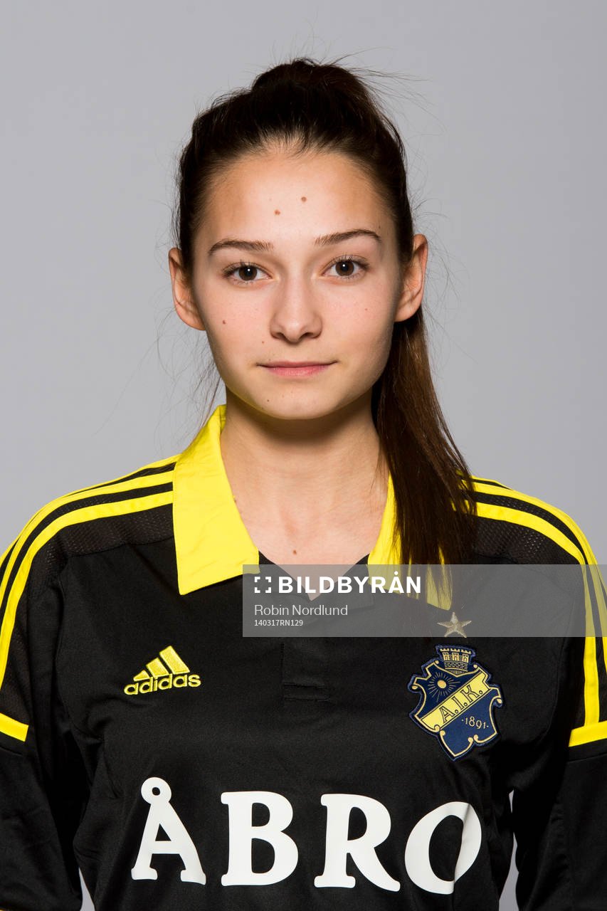 Damfotbollsspelaren Eldina Ahmic, AIK