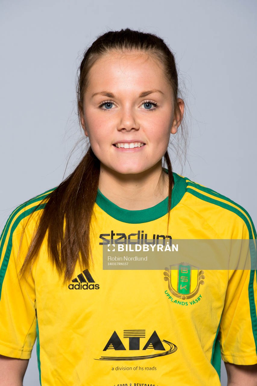 Damfotbollsspelaren Anna Thim, Bollstanäs