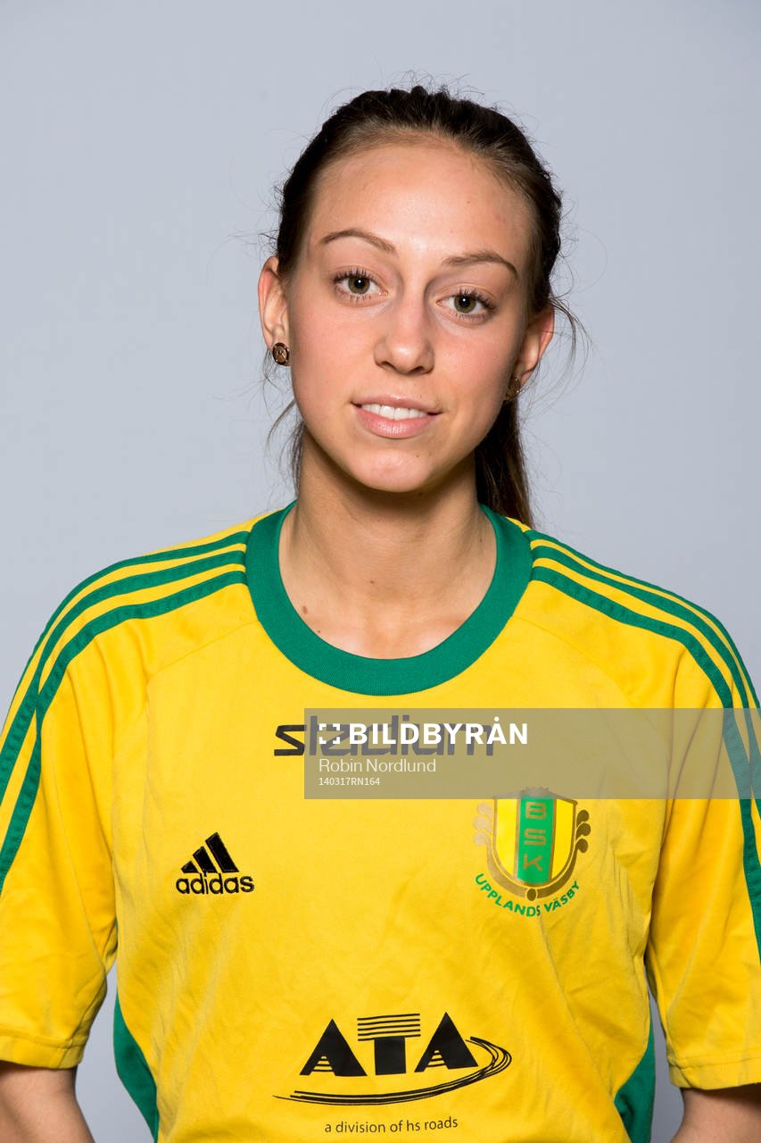 Damfotbollsspelaren Madeleine Berghult, Bollstanäs