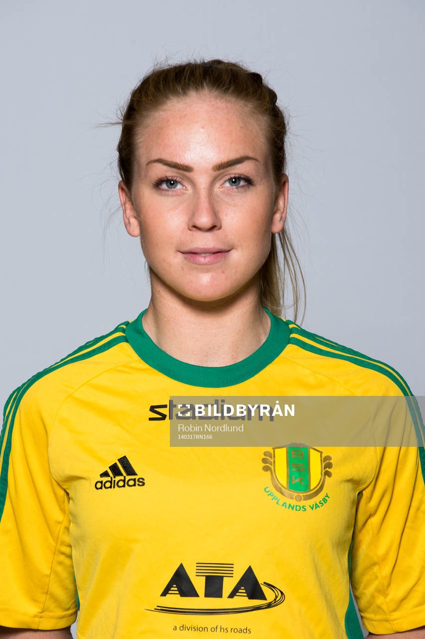 Damfotbollsspelaren Frida Paulsen Stern, Bollstanäs