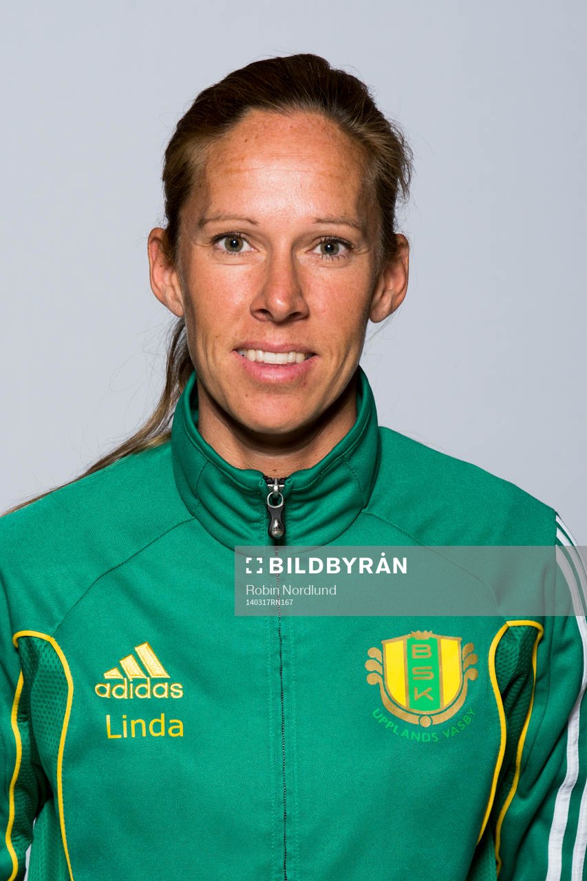 Linda Fagerström, tränare, Bollstanäs, poserar för ett porträtt  den 17 mars 2014 i Solna.