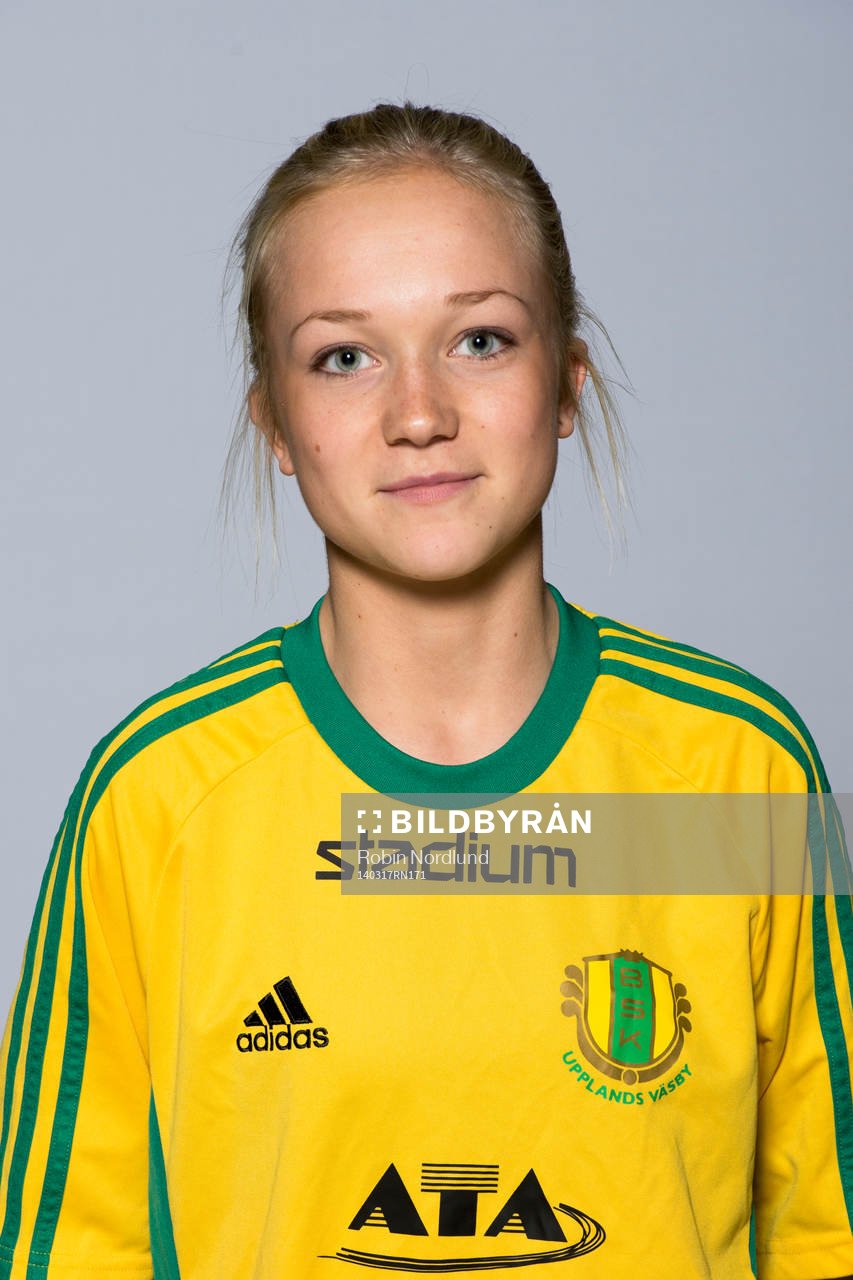 Damfotbollsspelaren Fanny Berglund, Bollstanäs