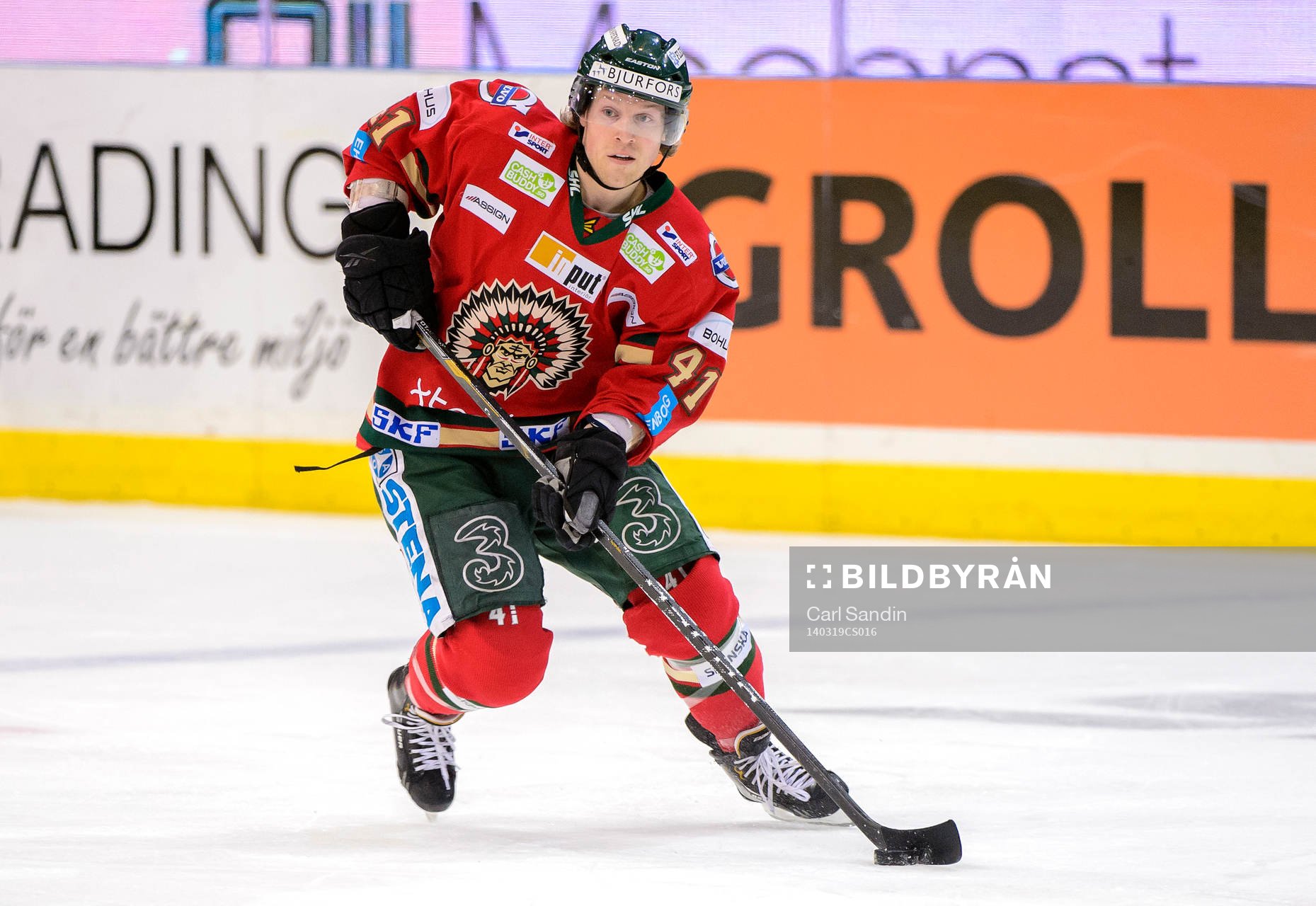 Frölundas Mathis Olimb med pucken