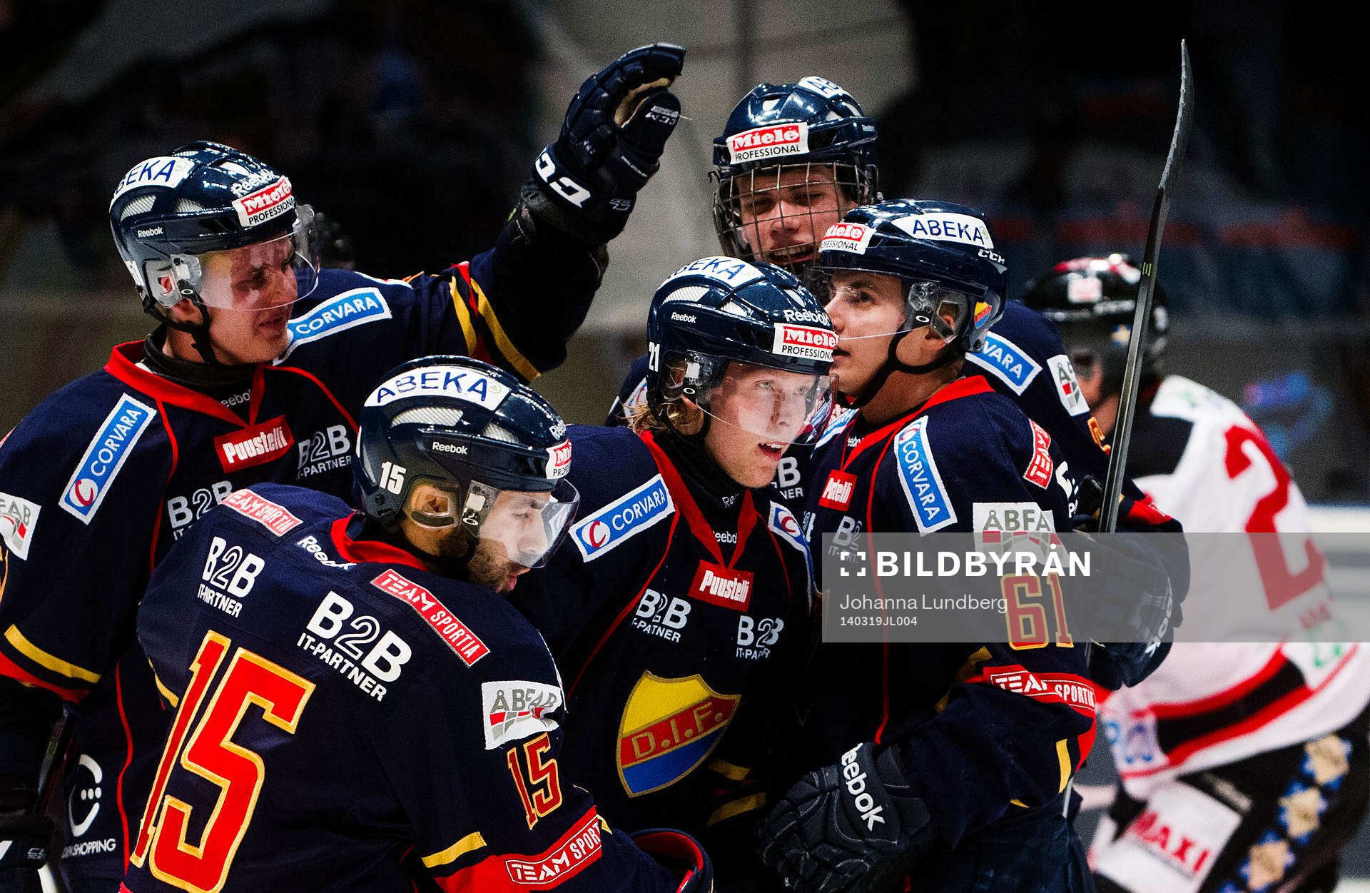 Djurgårdens Nicklas Heinerö  (mitten) jublar