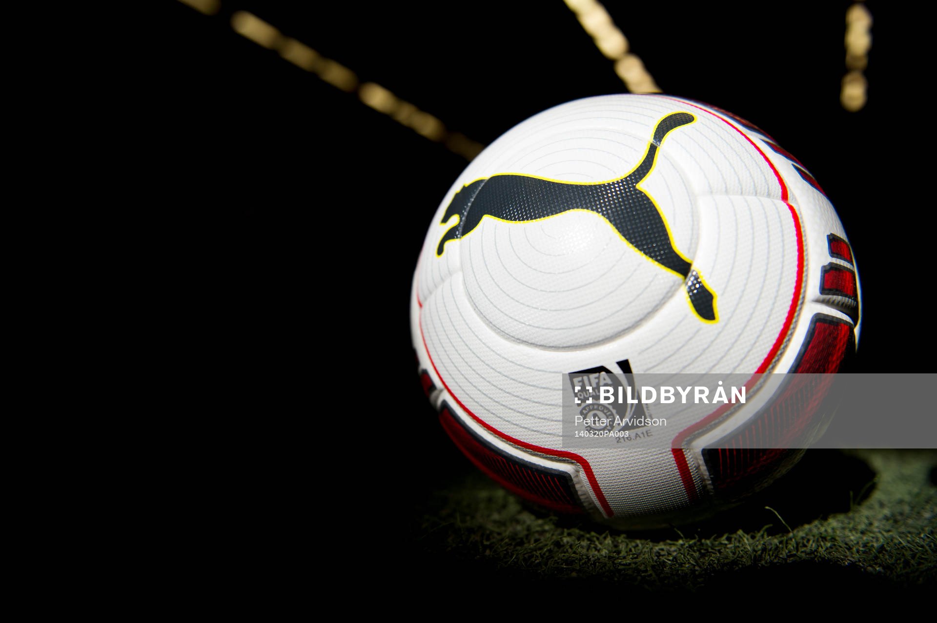 En fotboll från Puma