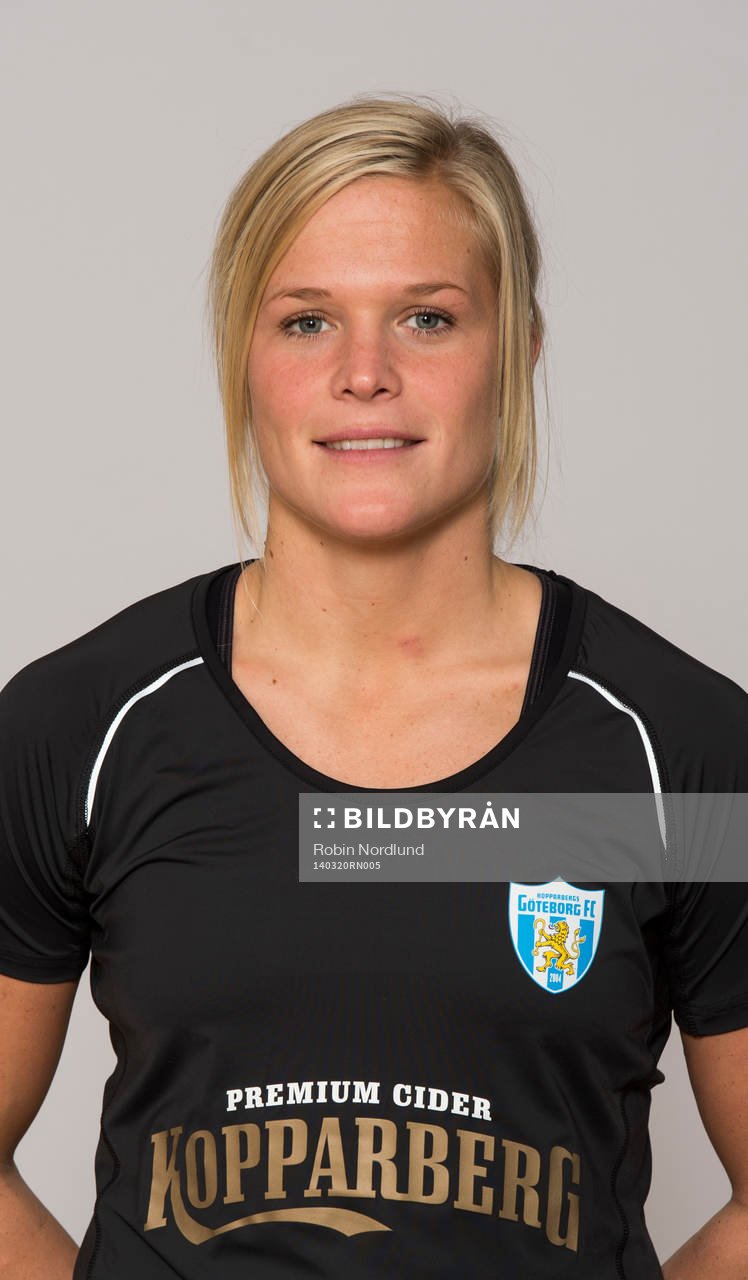 Damfotbollsspelaren Kathlene Fernström, Kopparbergs/Göteborg, poserar för ett porträtt den 20 mars 2014 i Göteborg.