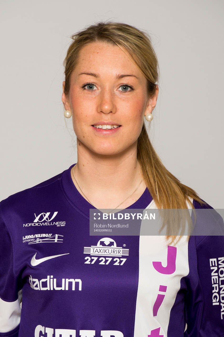 Damfotbollsspelaren Emma Salomonsson, Jitex