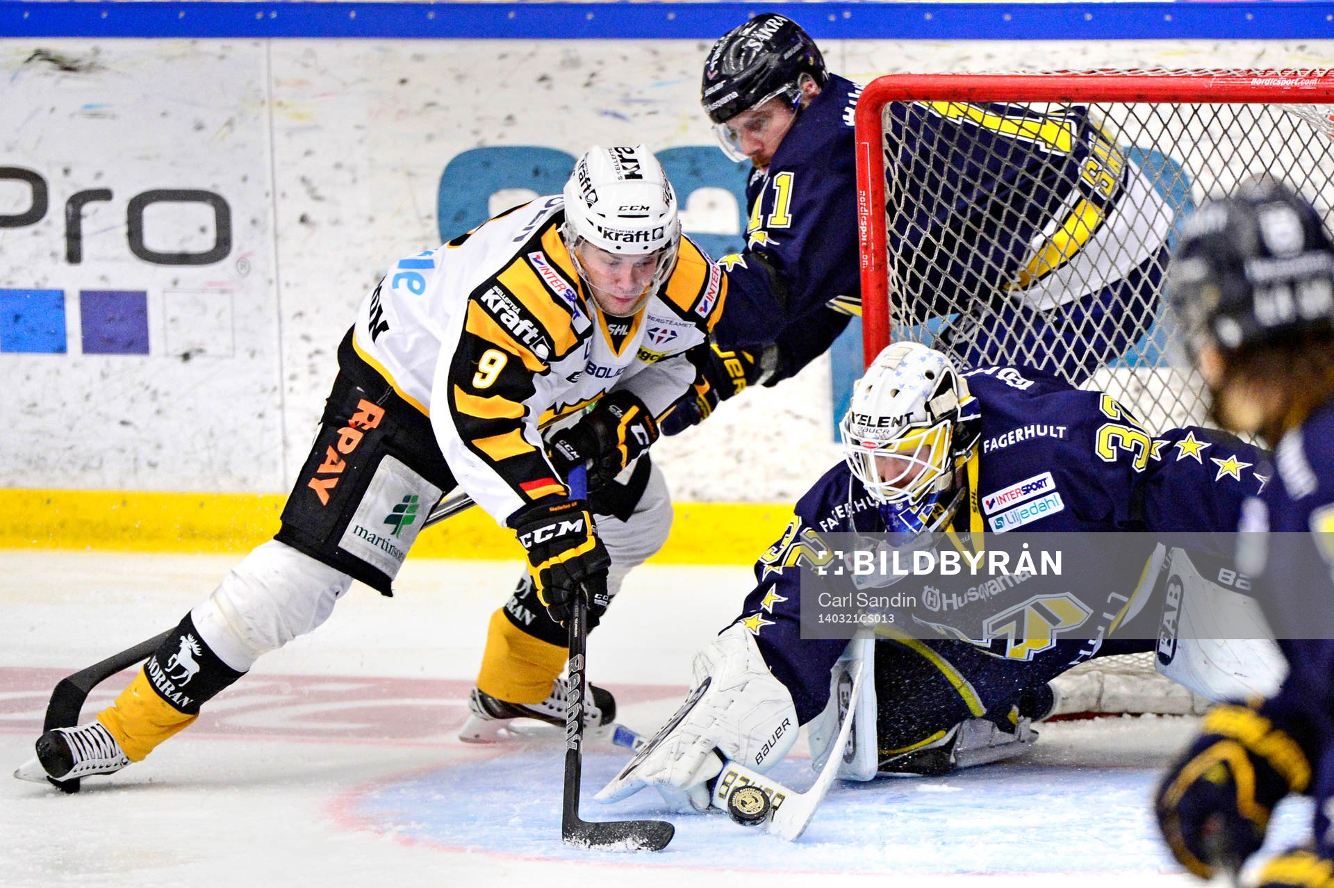 s målvakt Gustaf Wesslau och Anssi Salmela