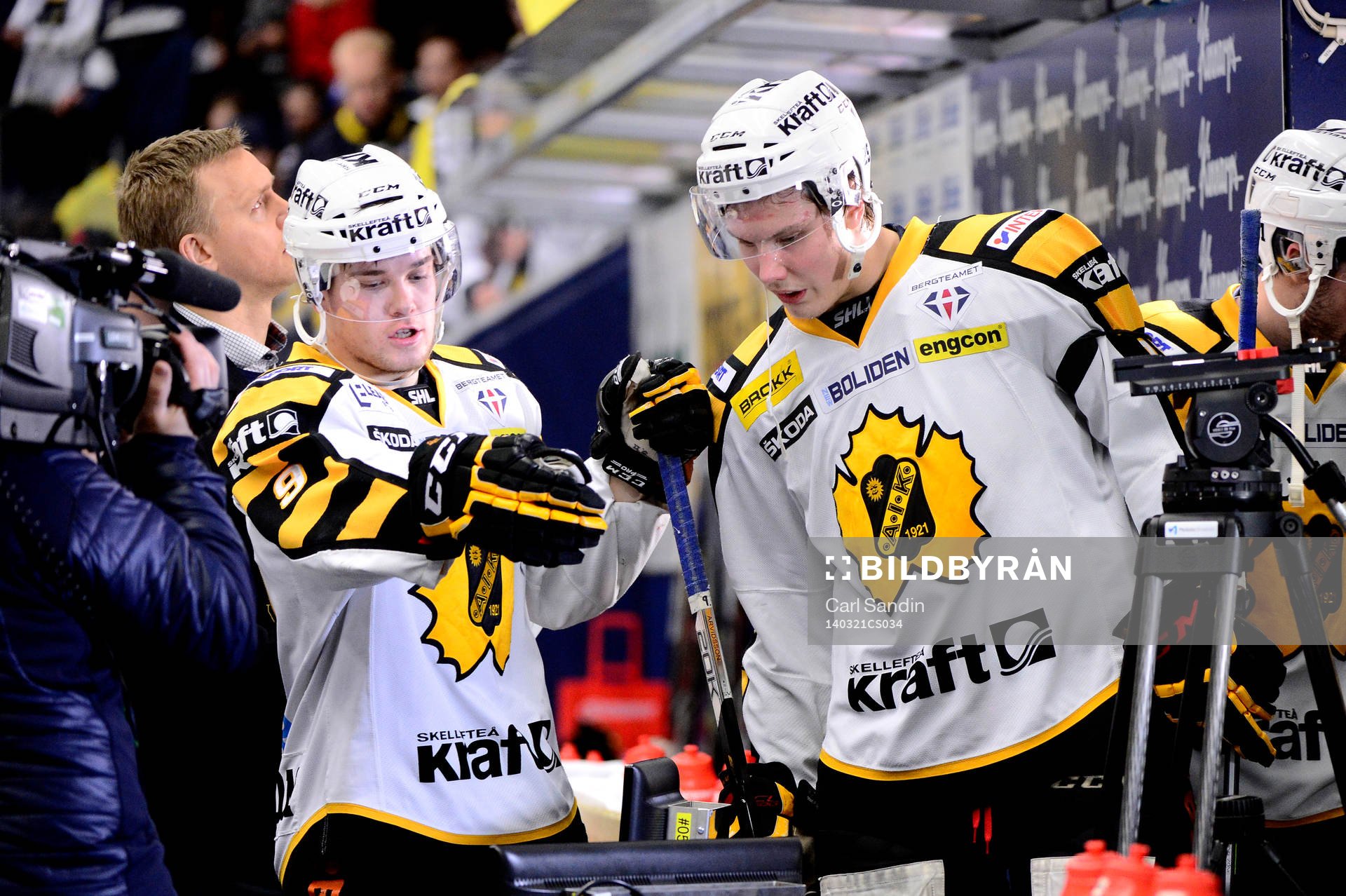 Skellefteås Viktor Arvidsson och Oscar Sundqvist kollar
