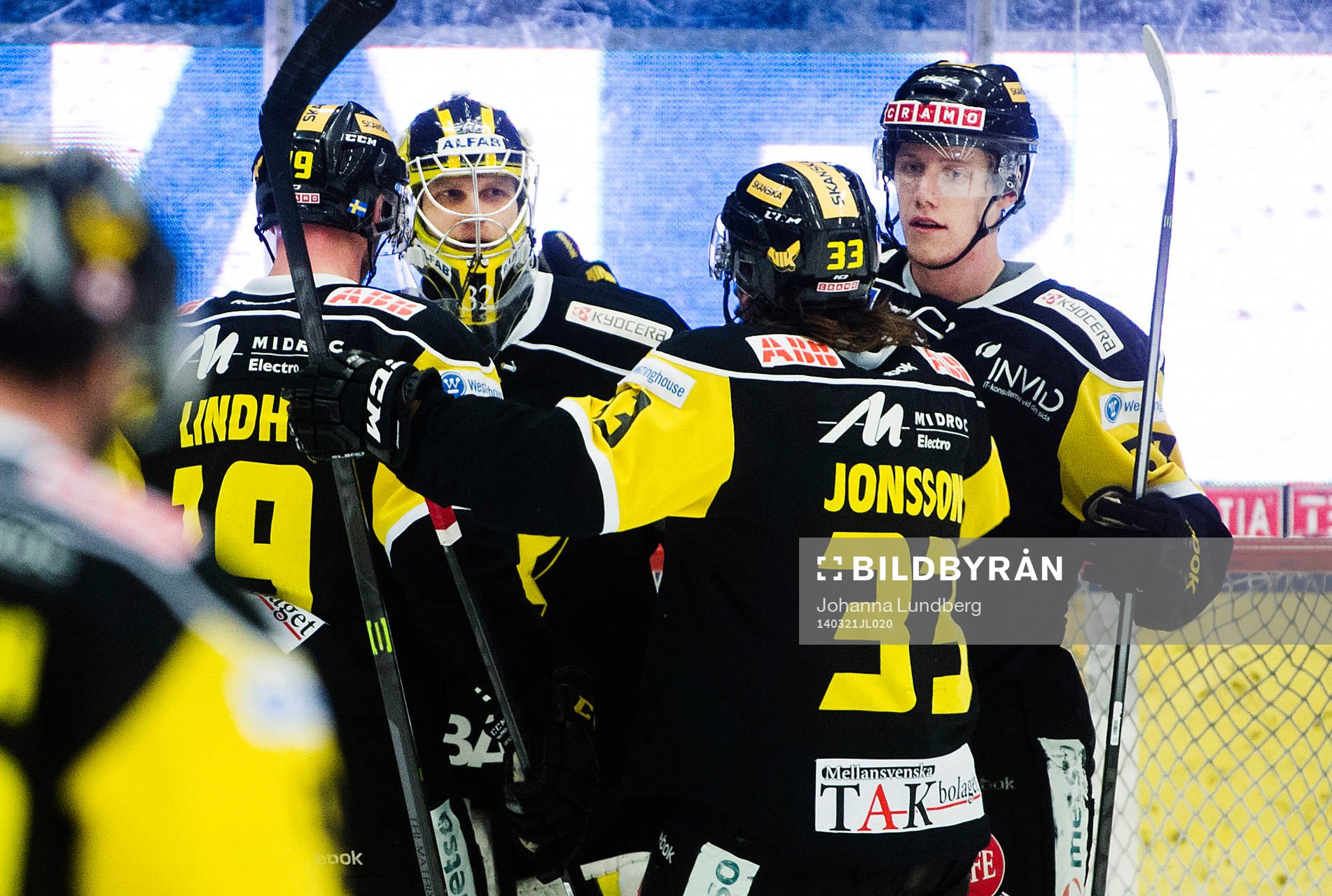 Västerås jublar med målvakt Jonas Fransson