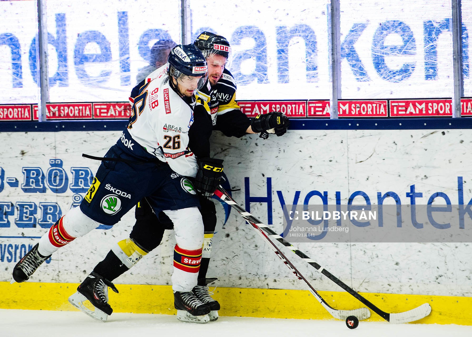 Djurgårdens  Henrik Nyberg och Västerås Luca Caputi