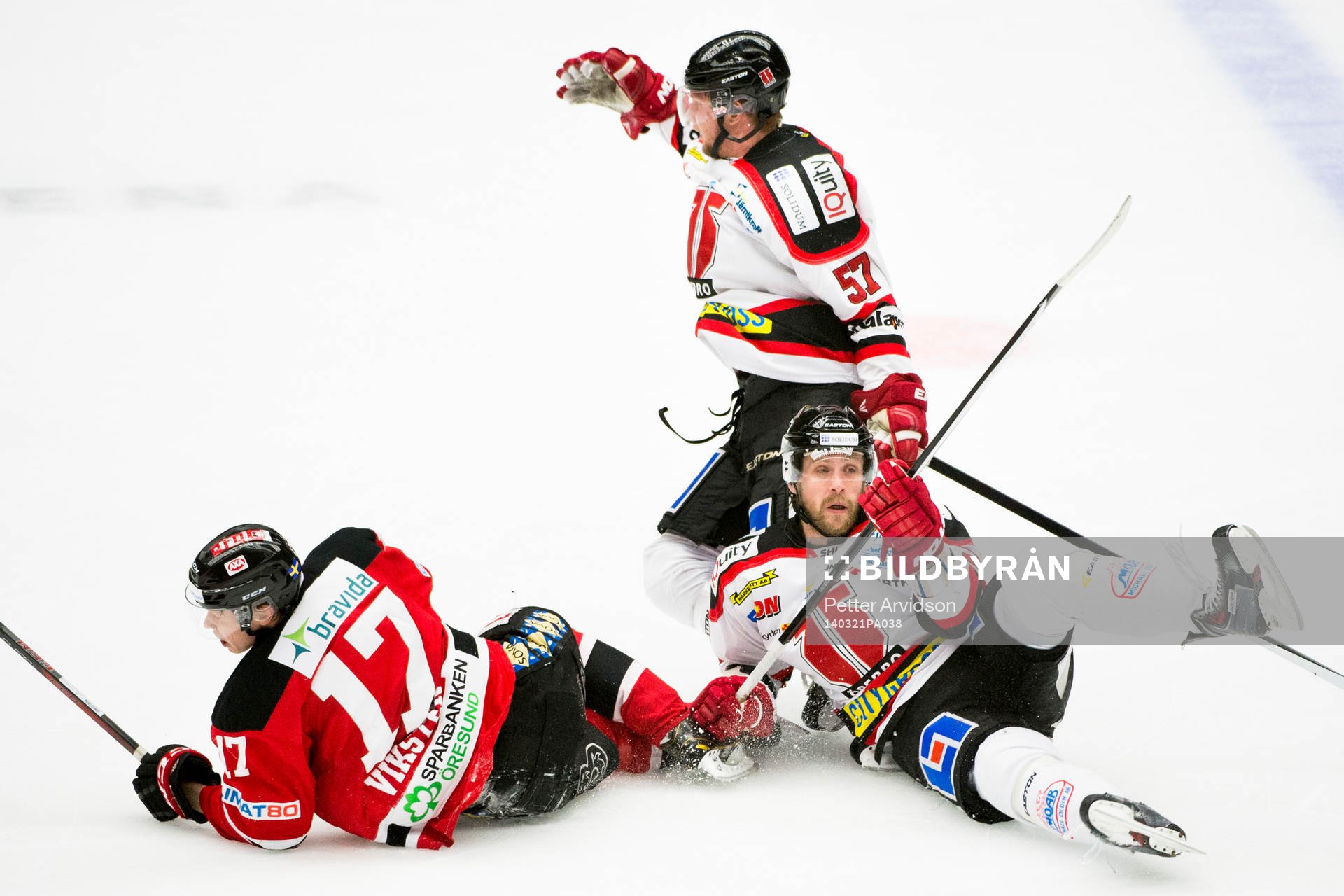 Malmö Redhawks Daniel Viksten mot Örebros Johan Motin och