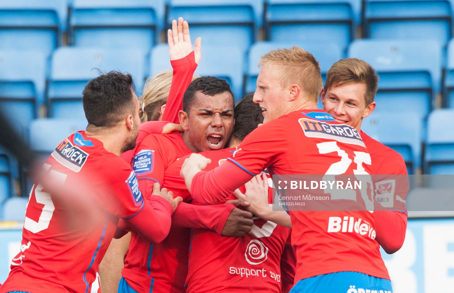 Helsingborgs Alvaro Santos har gjort 2-1 i matchen i