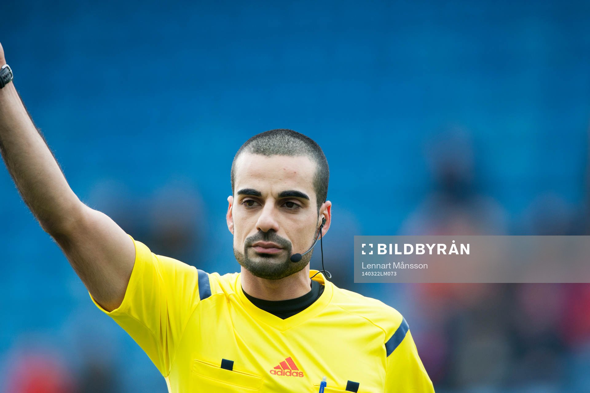 Domaren Mohammed Al-Hakim i matchen i Svenska Cupen mellan