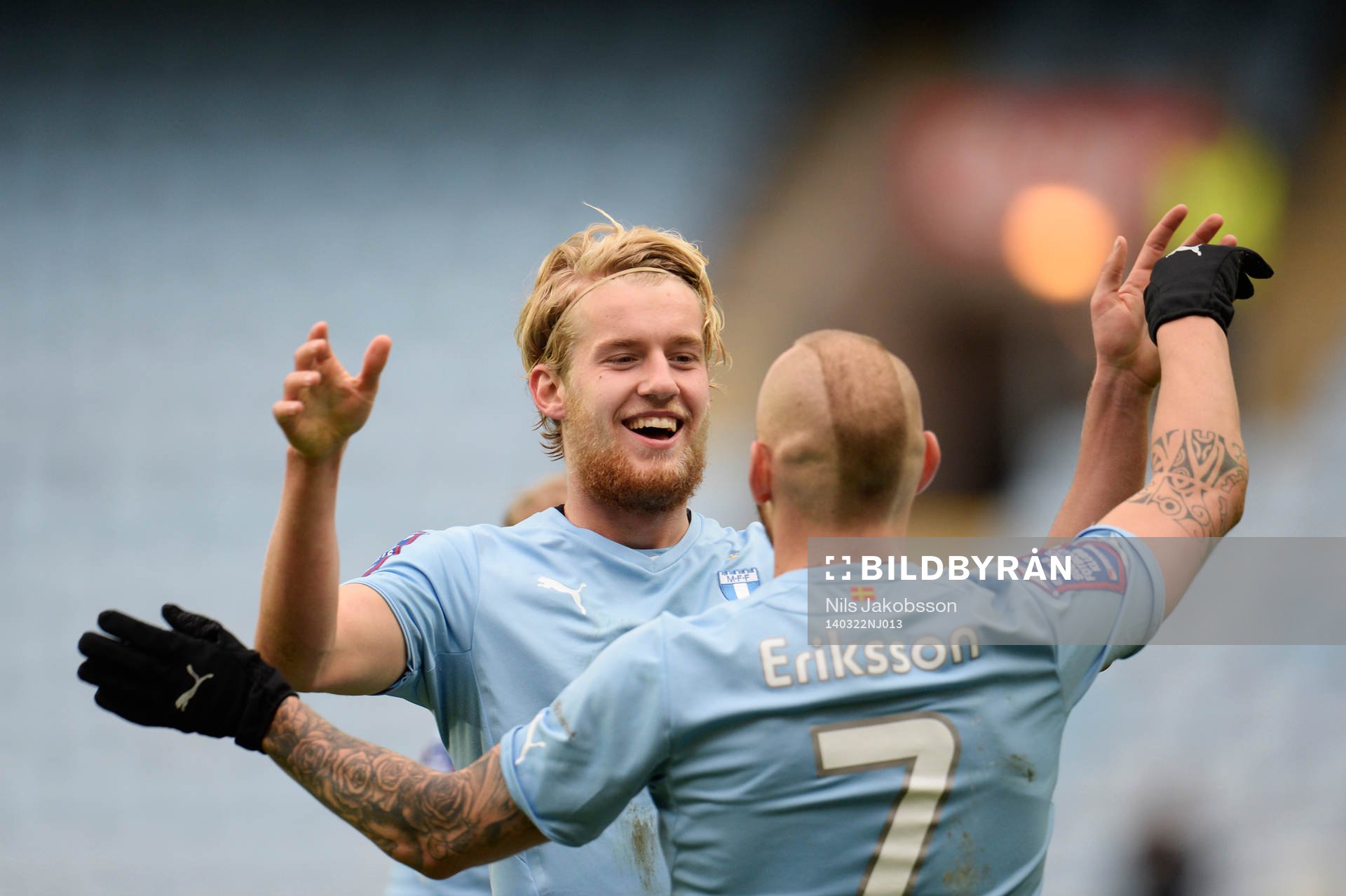 Malmö FFs Filip Helander och Magnus Eriksson jublar