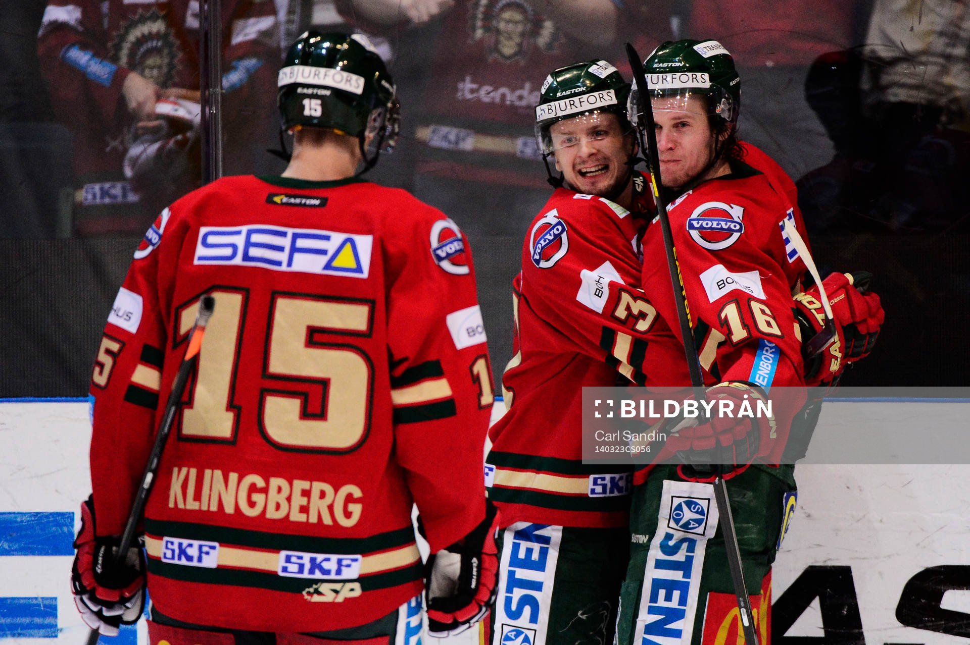 Frölundas Nicklas Lasu och Anton Axelsson jublar