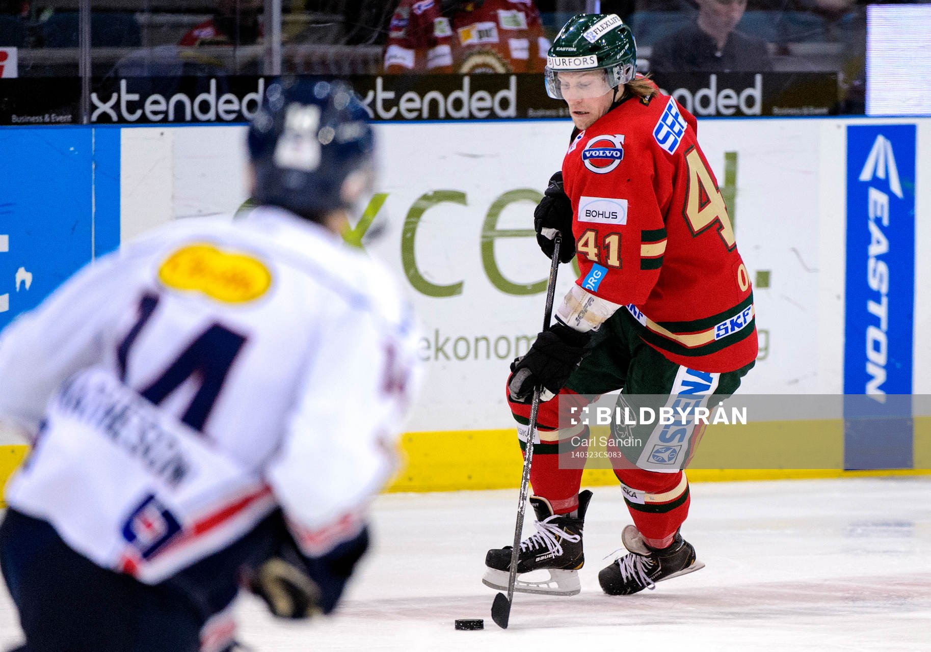 Frölundas Mathis Olimb med pucken
