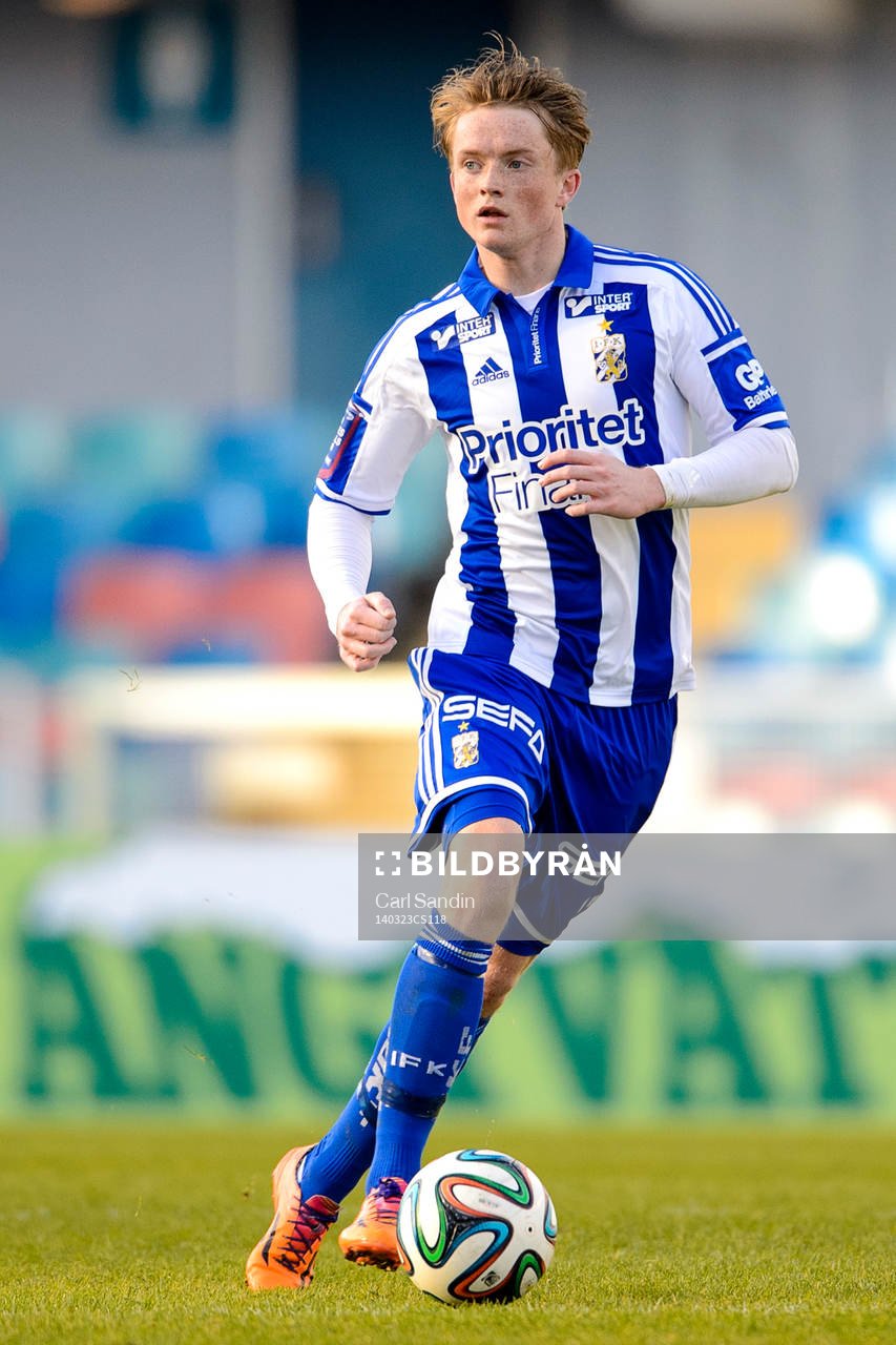 IFK Göteborgs Sam Larsson med bollen