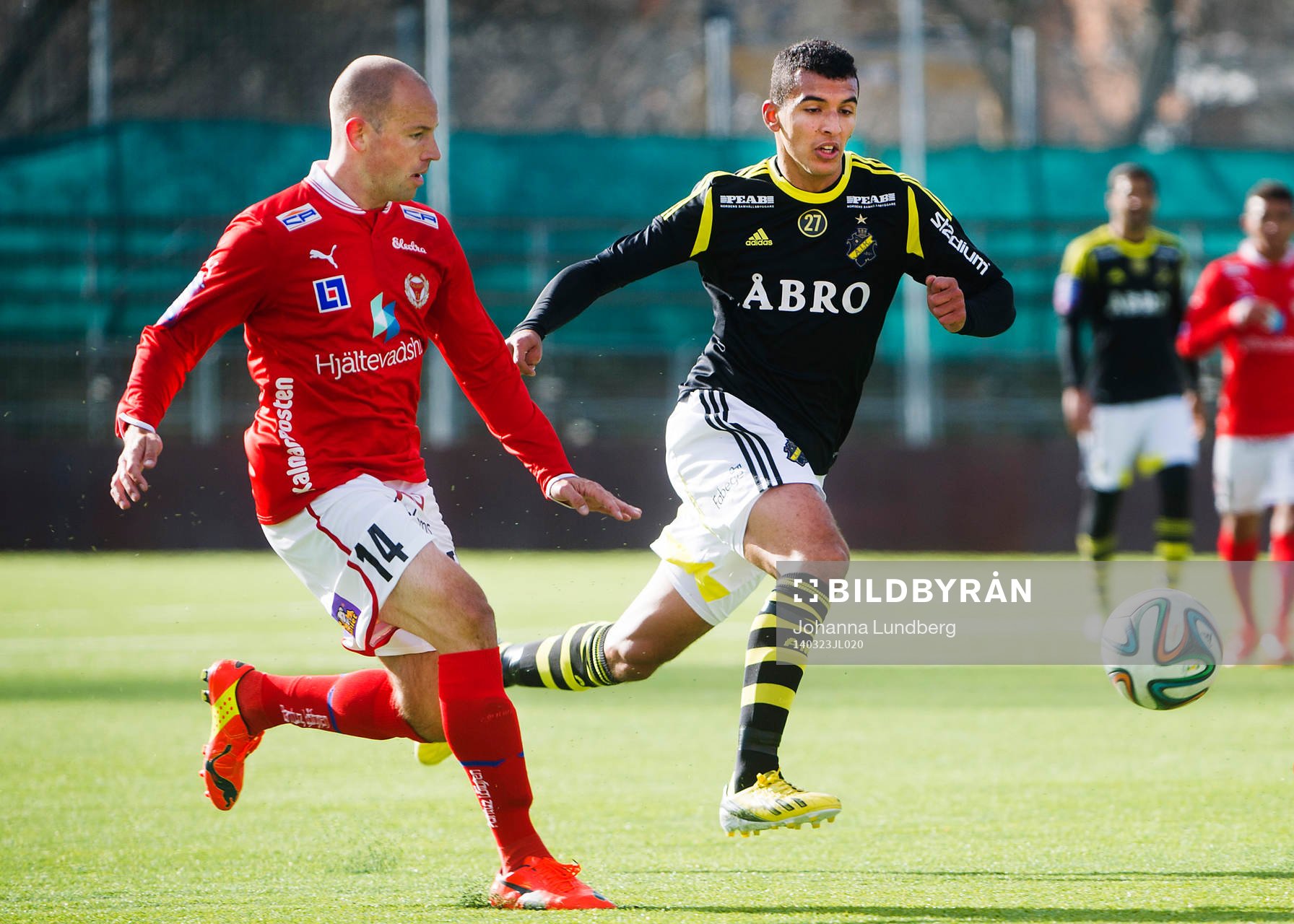 Kalmars Stefan Larsson och AIKs Nabil Bahoui