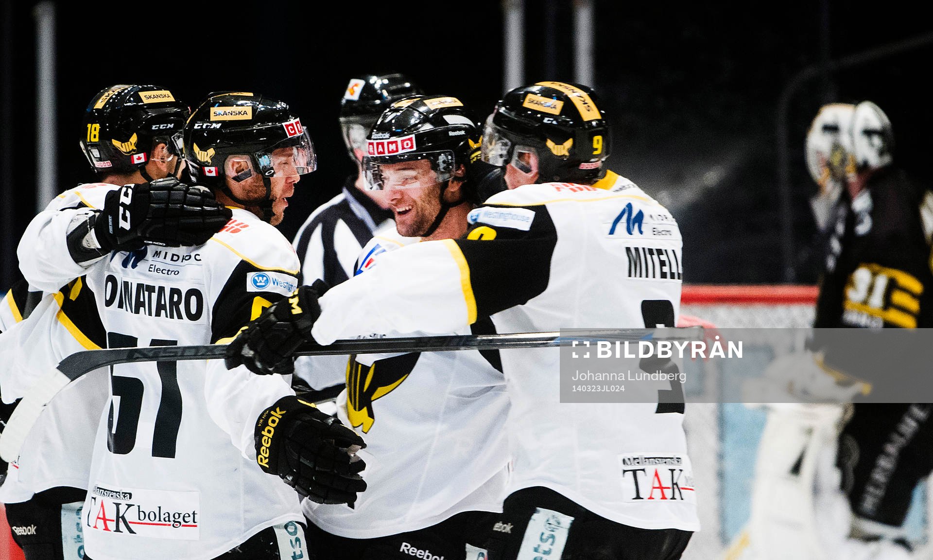 Västerås spelare jublar
