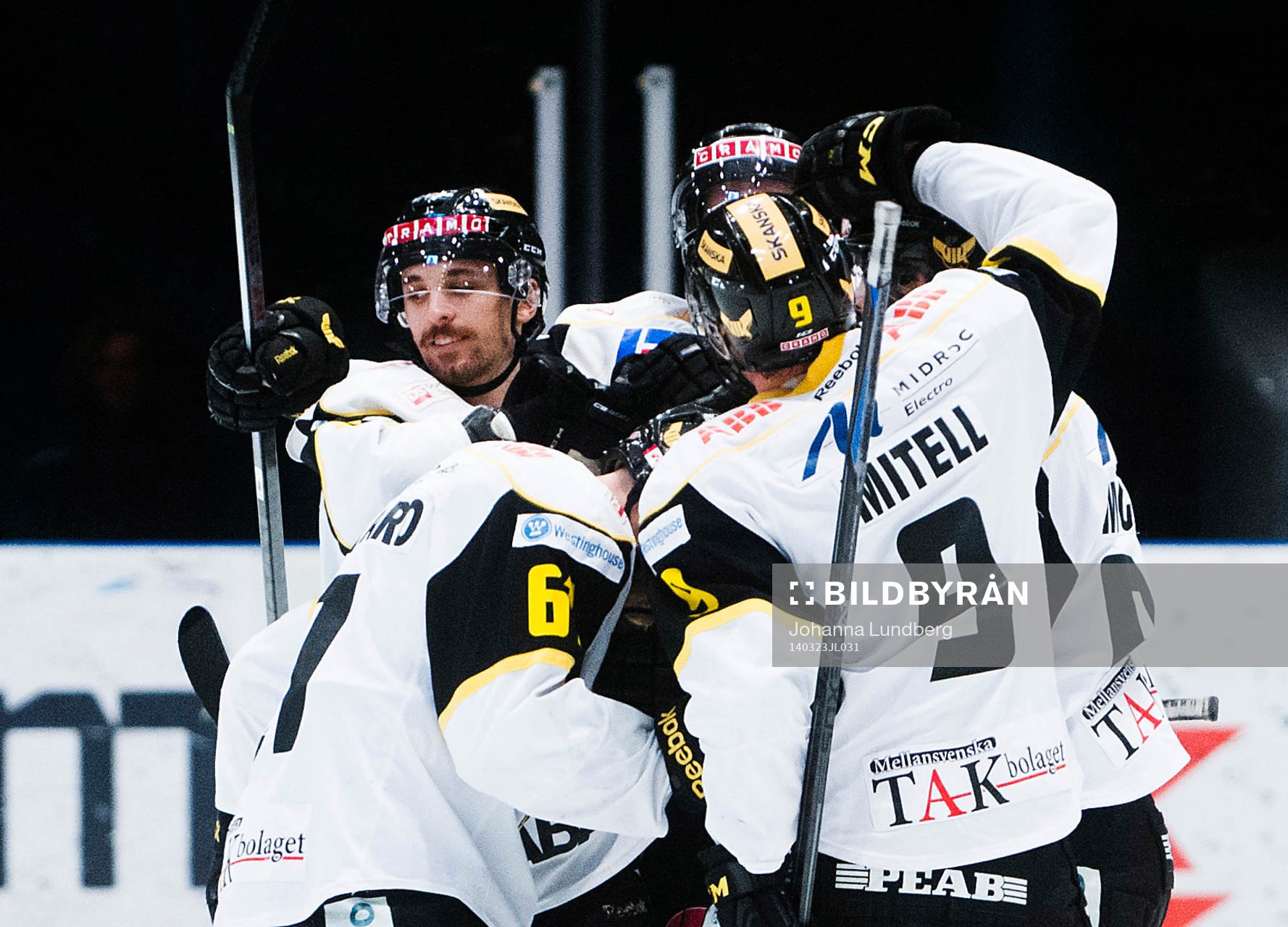Västerås spelare jublar