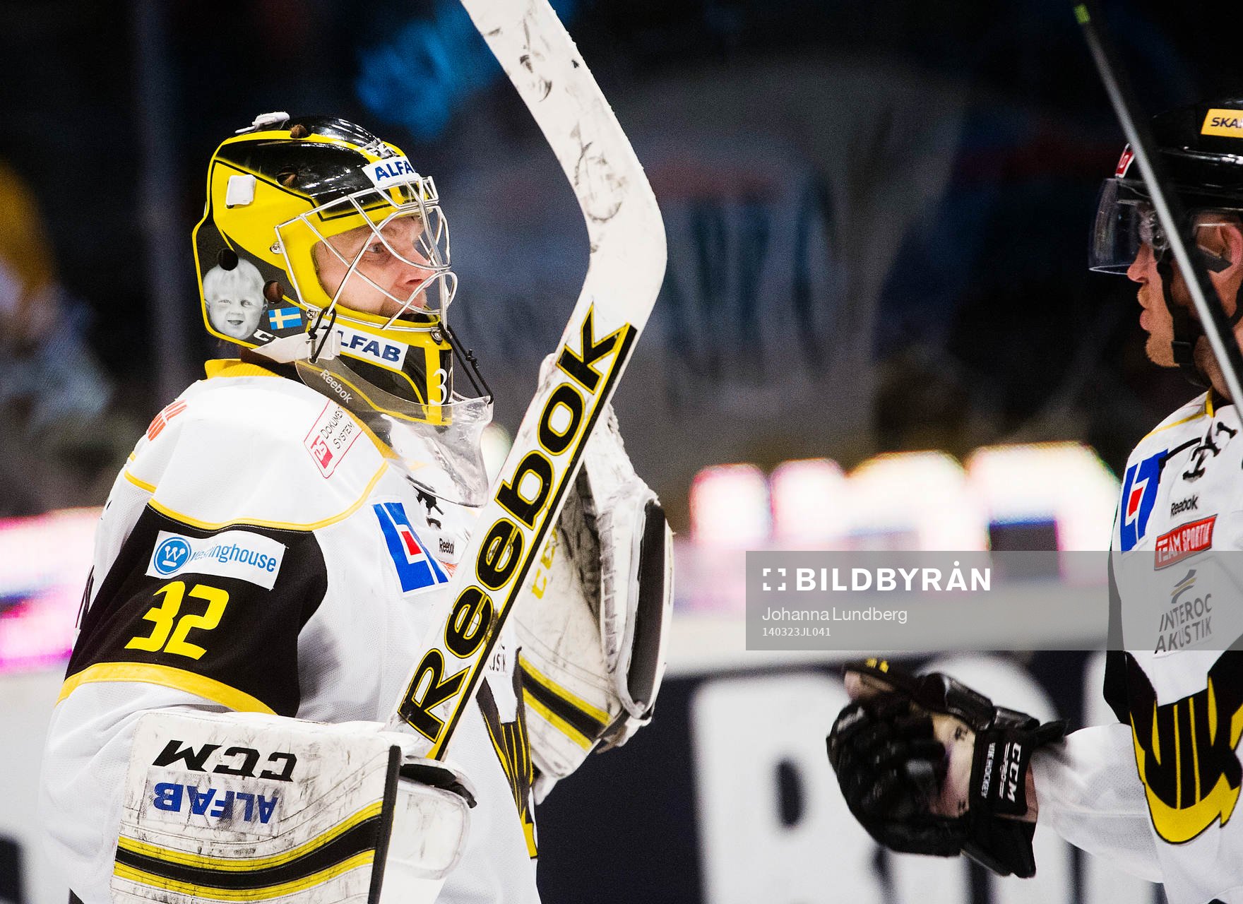 Västerås målvakt Jonas Fransson jublar