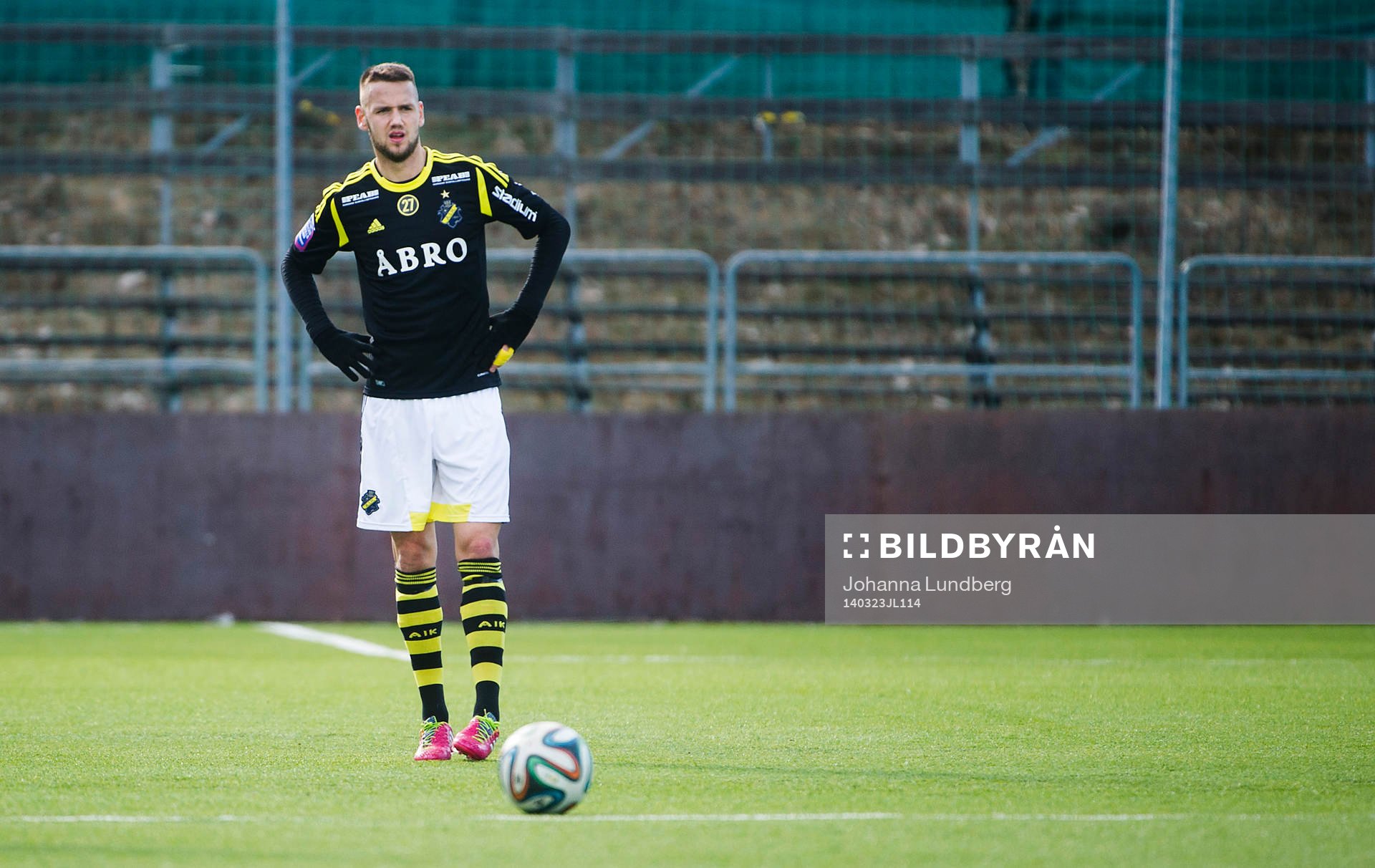 AIKs Alexander Milosevic under en träningsmatch i fotboll mellan AIK och Kalmar den 23 mars 2014 i Stockholm.