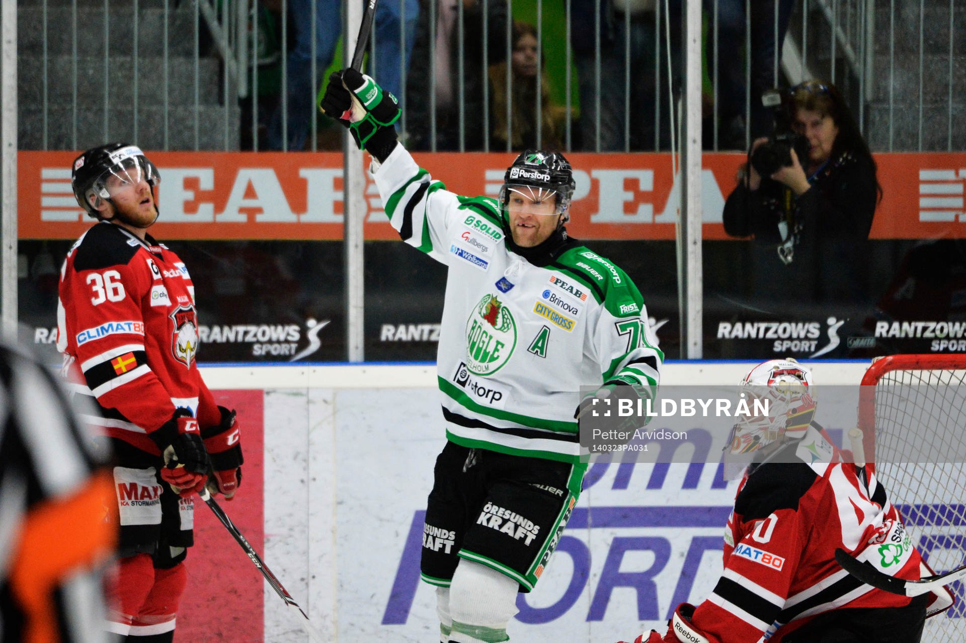 Rögles Mathias Tjärnqvist jublar