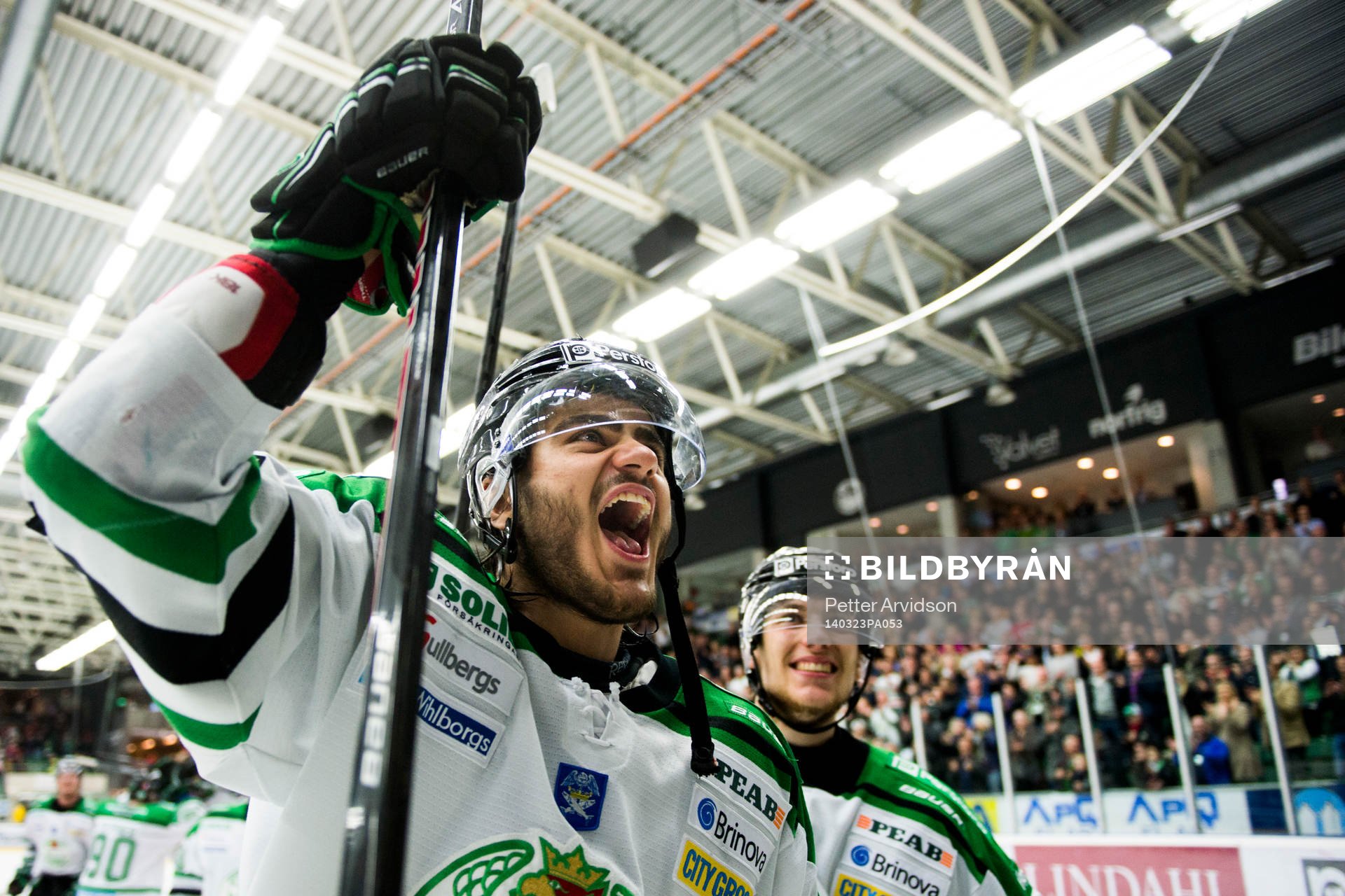 Rögles Eric Martinsson och Almen Bibic jublar