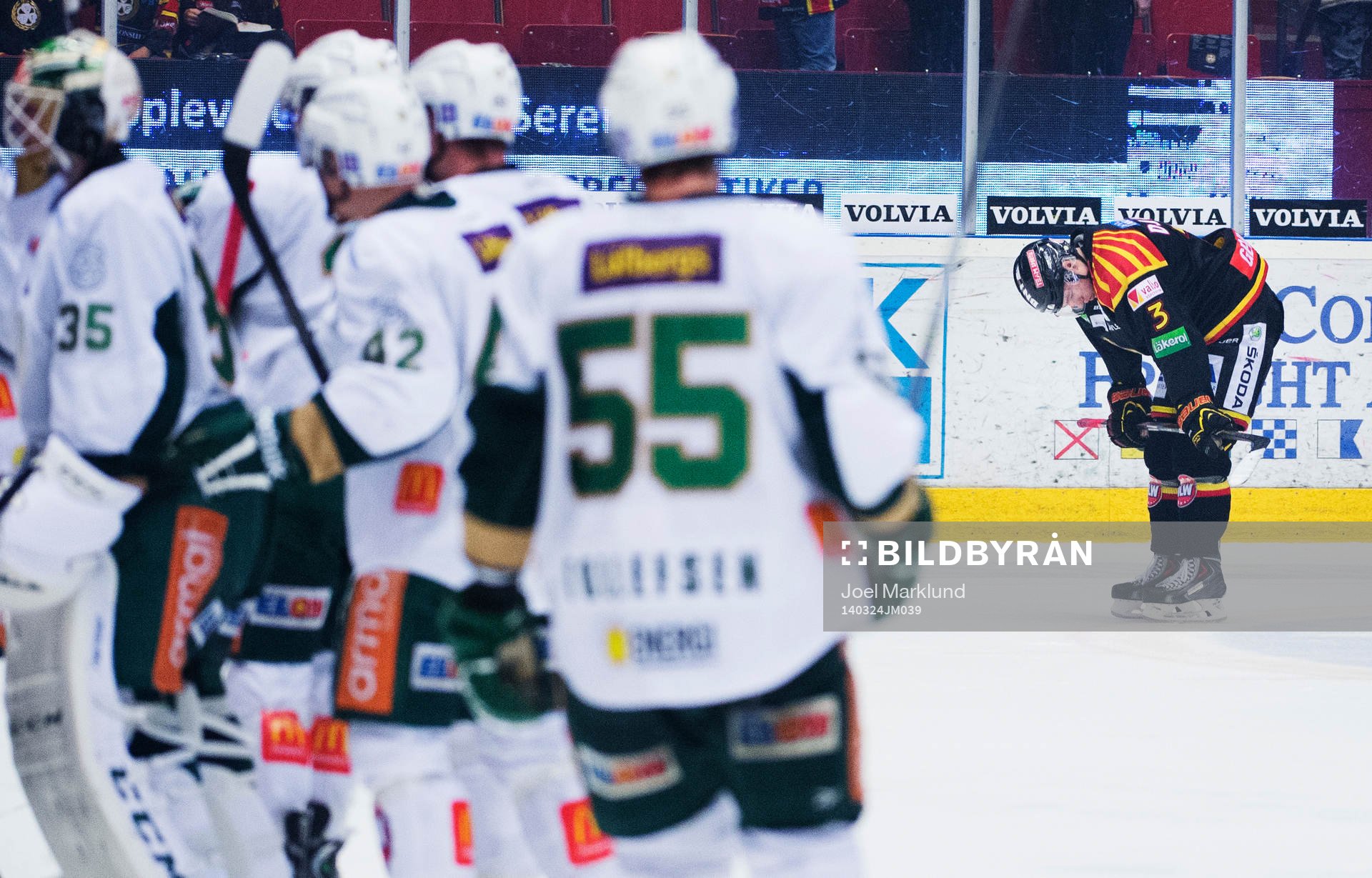 Brynäs Christian Djoos deppar samtidigt som Färjestads