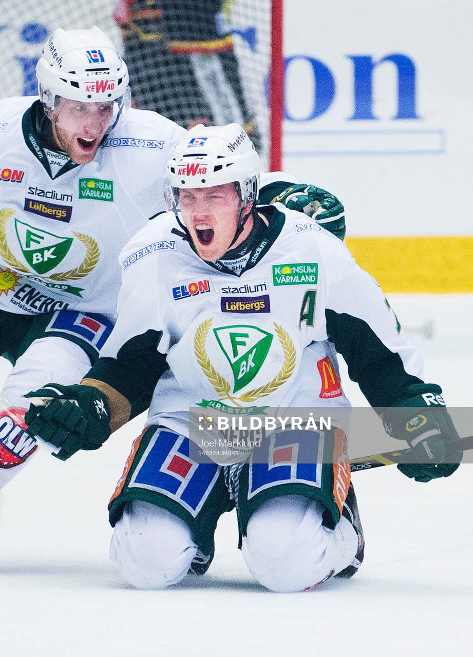 Färjestads Per Åslund och Patrik Lundh jublar