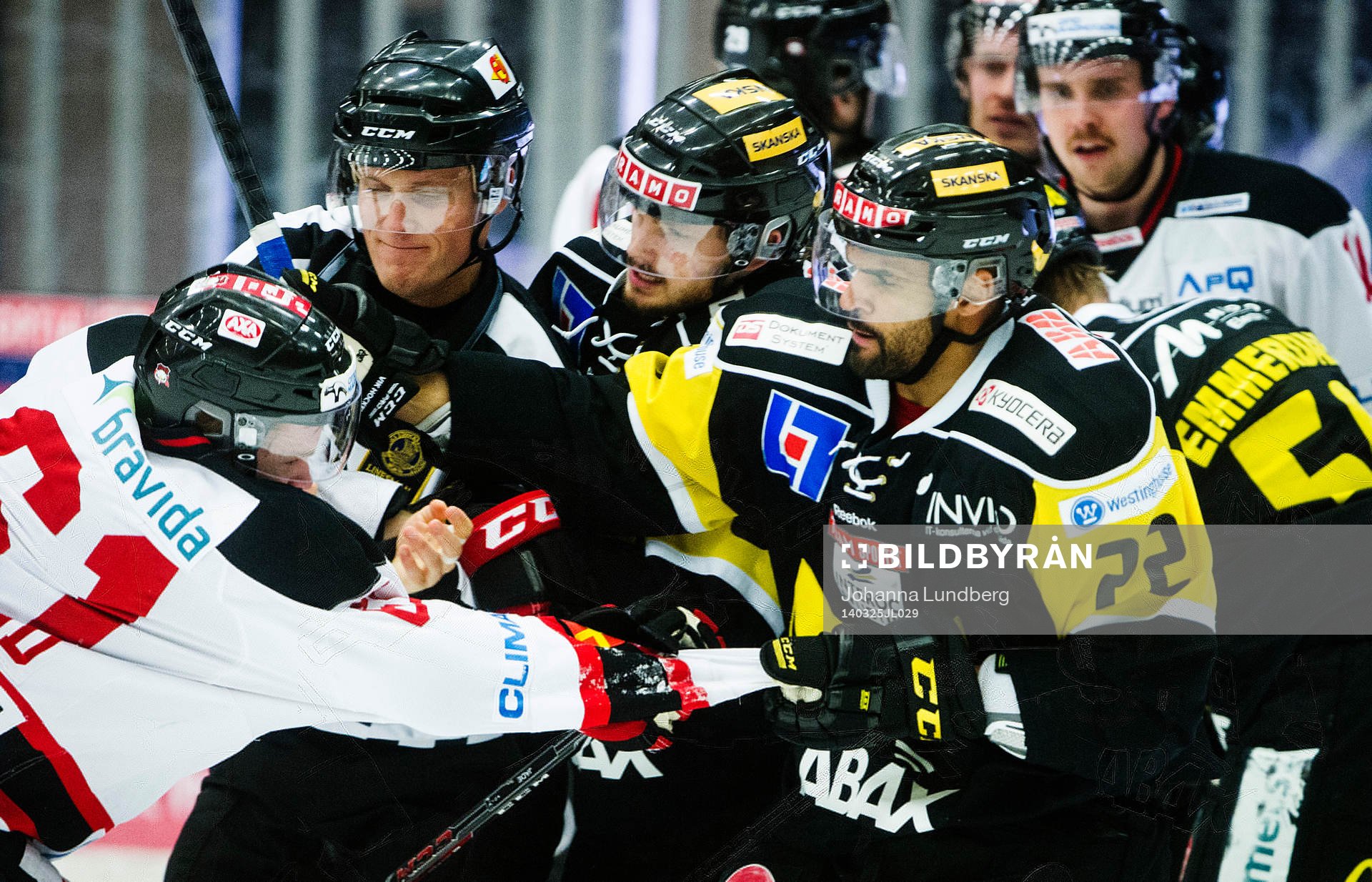 Malmö Redhawks Nicklas Jadeland  och Västerås Kenndal