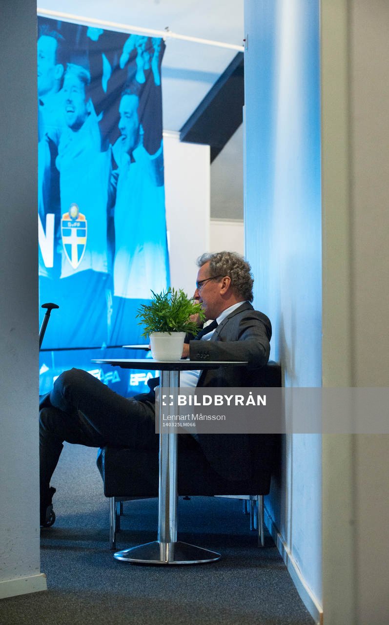 Förbundskapten Erik Hamrén vid fotbollens allsvenska