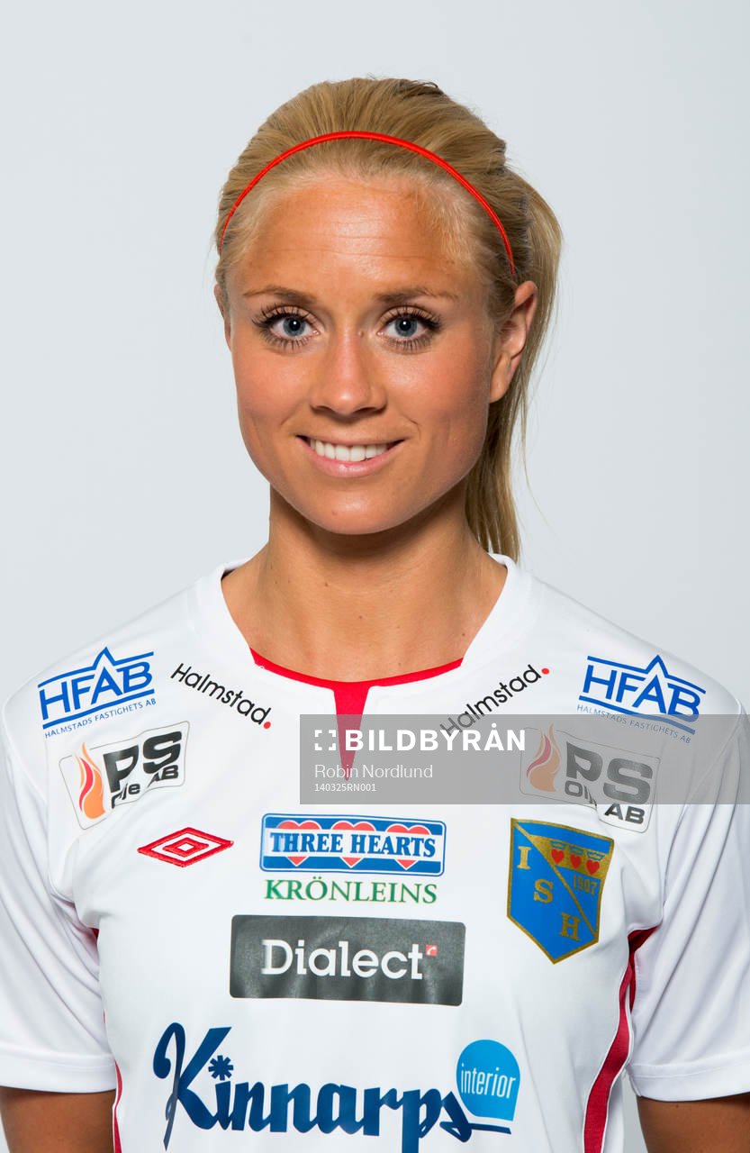Damfotbollsspelaren Frida Jingblad, Halmia