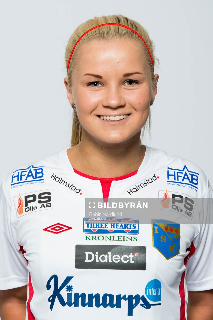 Damfotbollsspelaren Amanda Johnsson Haahr, Halmia