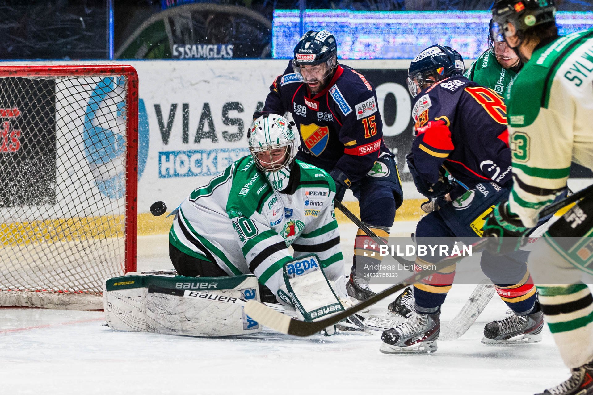 Djurgårdens Dustin Johner (h) gör 3-2 för Djurgården