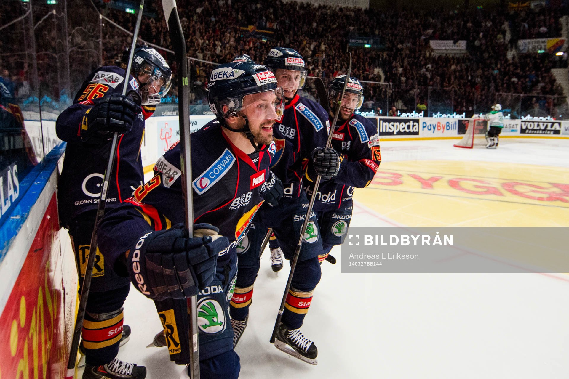 Djurgårdens Dustin Johner jublar med sina lagkamrater