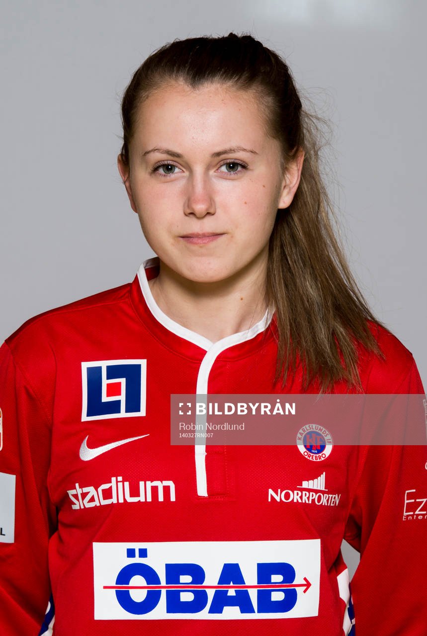Damfotbollsspelaren Adelisa Grabus, Örebro