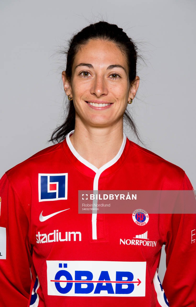 Damfotbollsspelaren Marie-Eve Nault, Örebro, poserar för ett porträtt den 27 mars 2014 i Kristianstad.