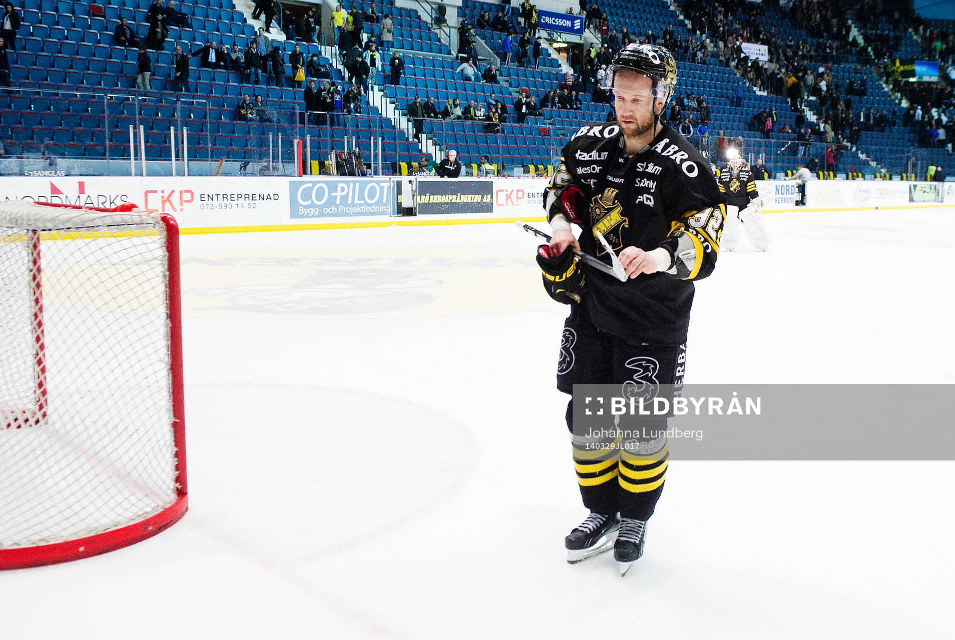 s Michael Nylander deppar när han åker av isen