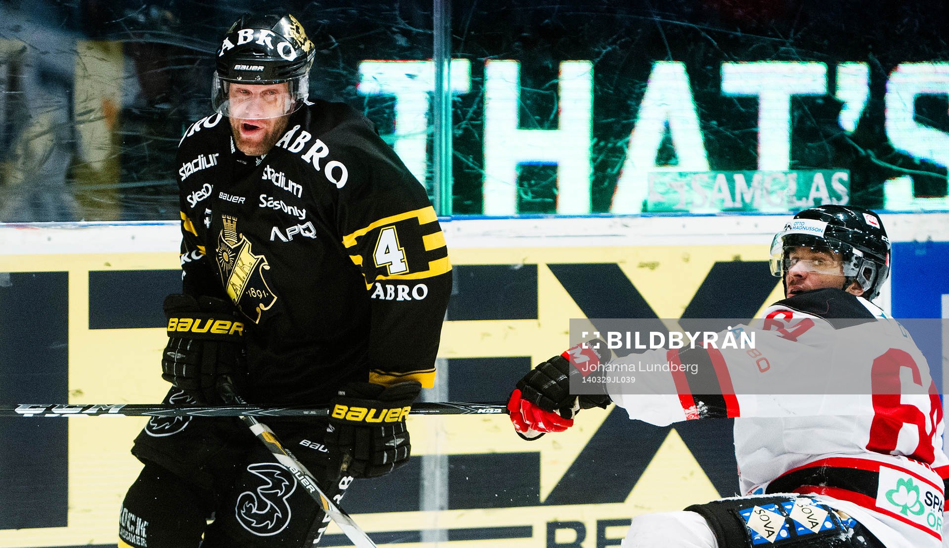 s Fredrik Svensson och Malmö Redhawks Brian Ihnacak