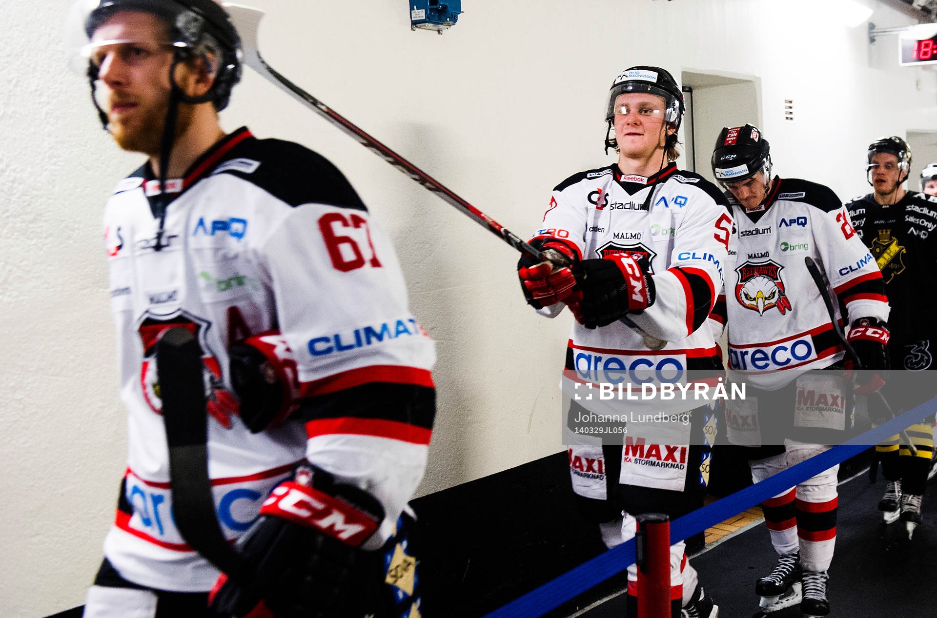 Malmö Redhawks Calle Andersson  jublar i spelargången