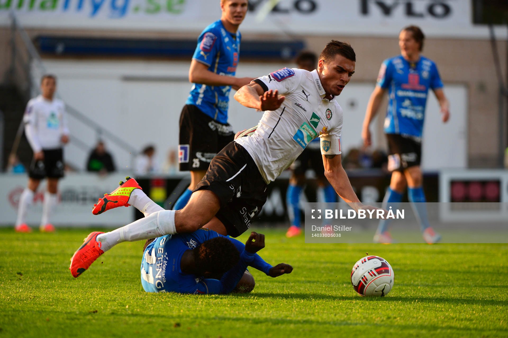 Örebros Ahmed Yasin och Halmstads King Osei Gyan