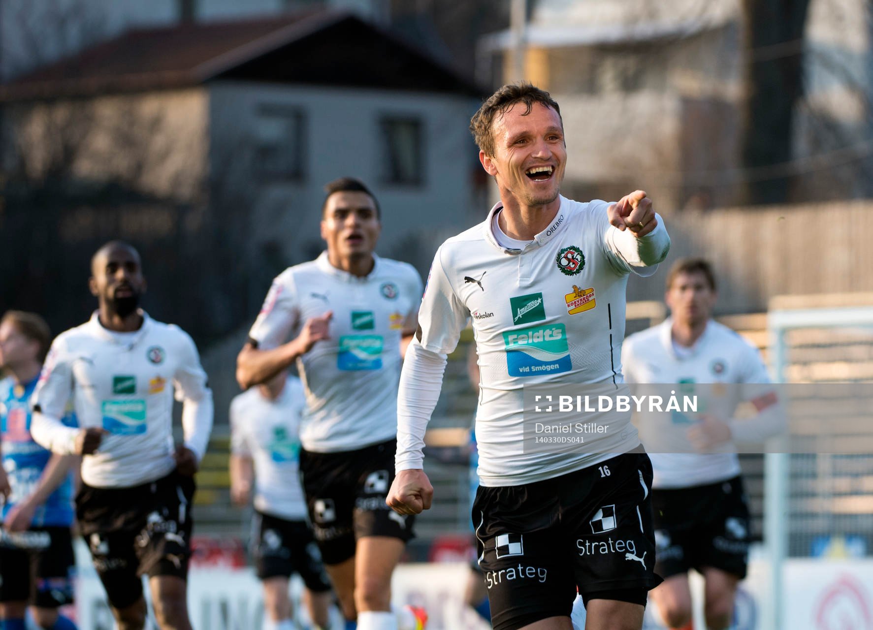 Örebros Shpetim Hasani jublar