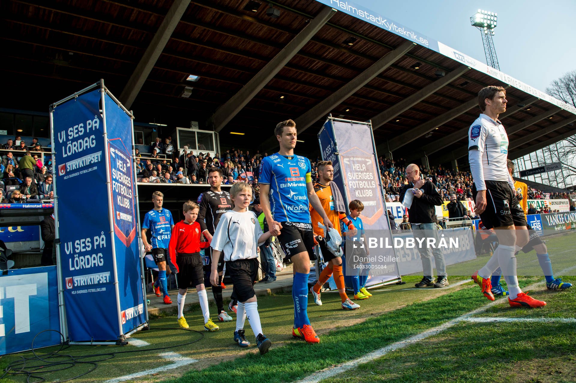 Halmstads Rickard Magyar och Örebros Magnus Wikström går