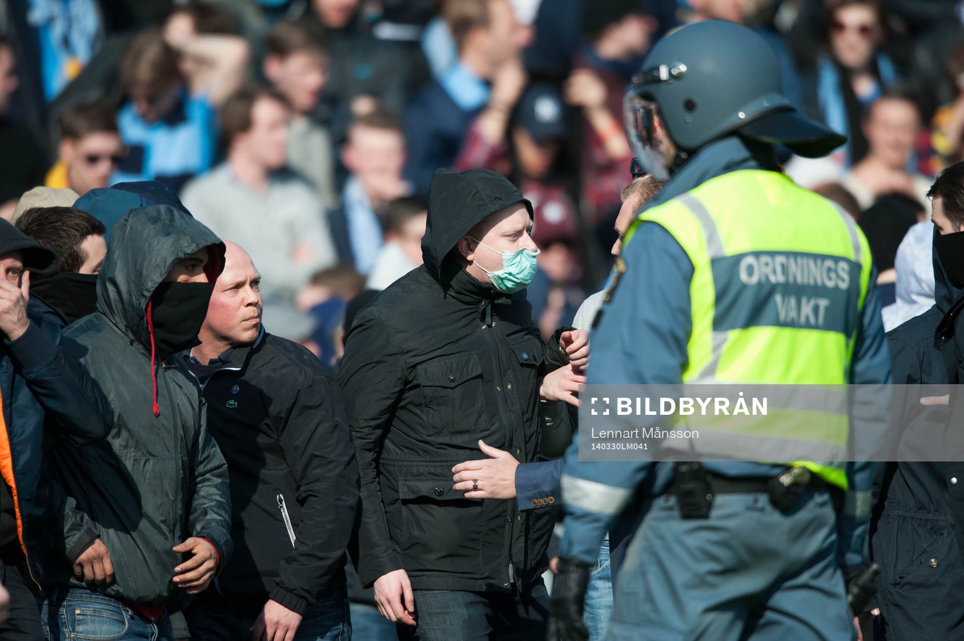 Djurgårdens supporters stormade planen med anledning av
