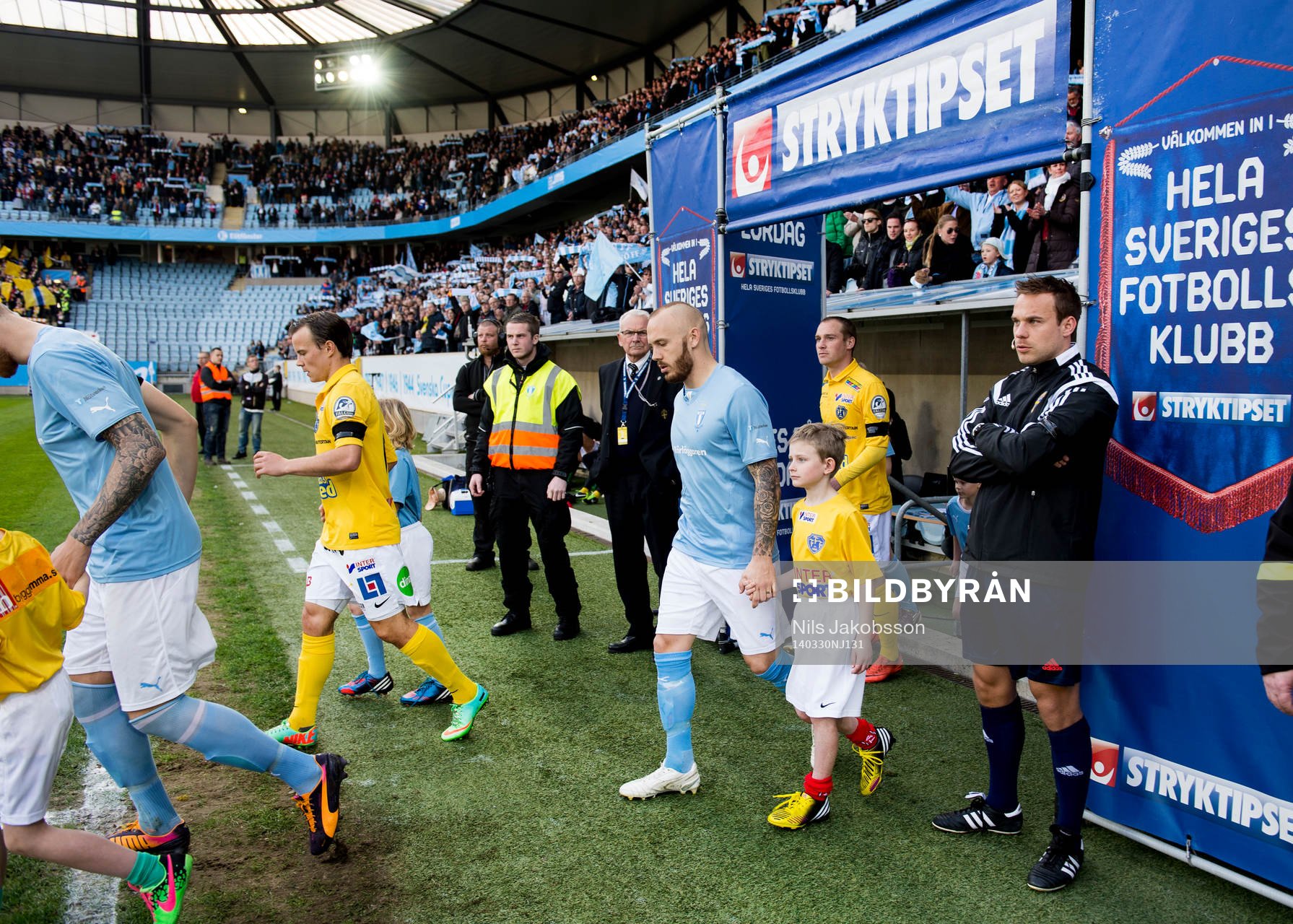 Malmö FF marscherar in innan